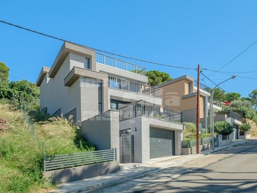 Luxury House for sale in Begur, 590 000 €, Photo 1