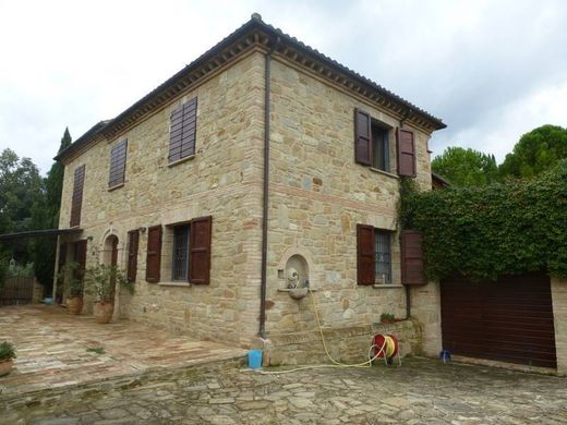 Maison de luxe à vendre à San Severino Marche, 480 000 €, Photo 5