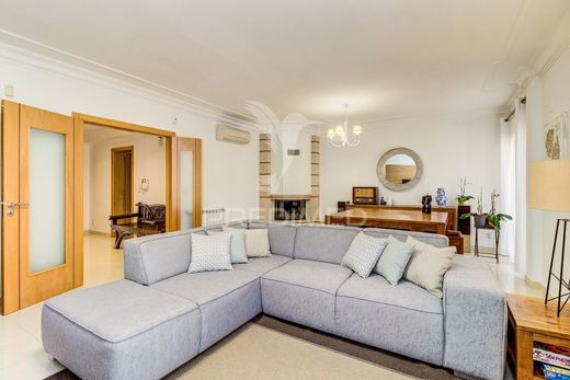 Luxury House for sale in Vila Franca de Xira, 597 000 €, Photo 1