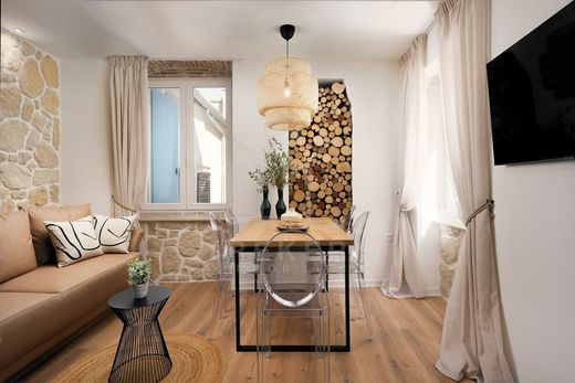 Luxury Apartment for sale in Rovinj, 350 000 €, Photo 1