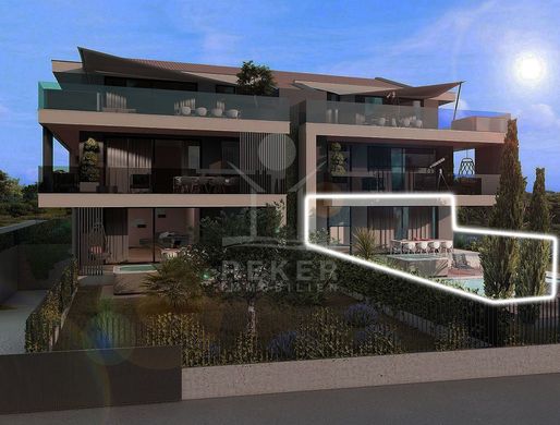 Luxury Apartment for sale in Rovinj, 895 000 €, Photo 1