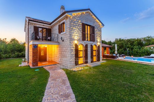 Maison de luxe à vendre à Kras, 750 000 €, Photo 3