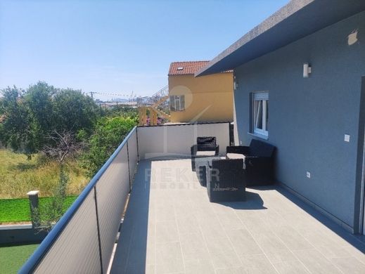 Maison de luxe à vendre à Split, 900 000 €, Photo 4