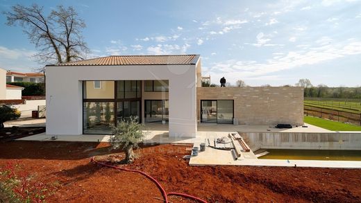 Maison de luxe à vendre à Novigrad, 950 000 €, Photo 5