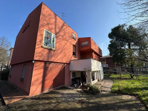 Maison de luxe à vendre à Parma, 690 000 €, Photo 1
