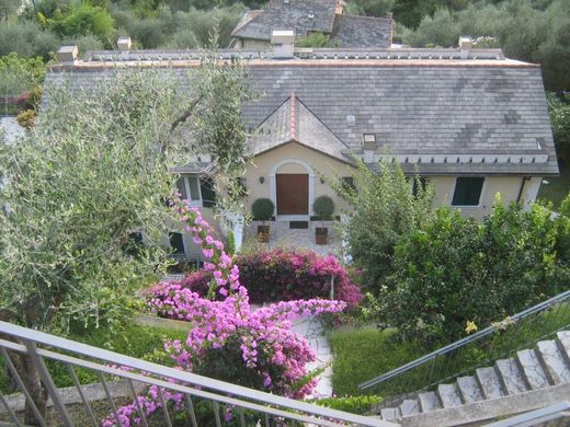 Luxury Apartment for sale in Zoagli, 1 100 000 €, Photo 1