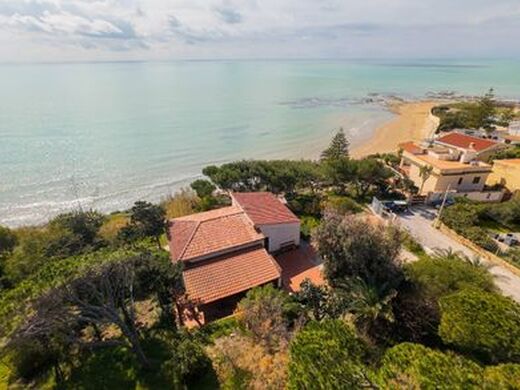 Luxury House for sale in Realmonte, 1 000 000 €, Photo 1