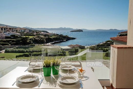 Luxury Apartment for sale in Porto Cervo, 1 400 000 €, Photo 1
