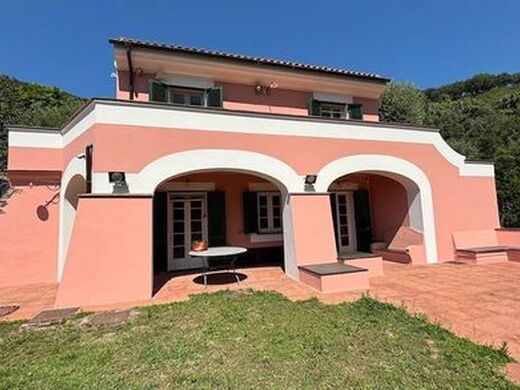 Luxury House for sale in Celle Ligure, 750 000 €, Photo 2