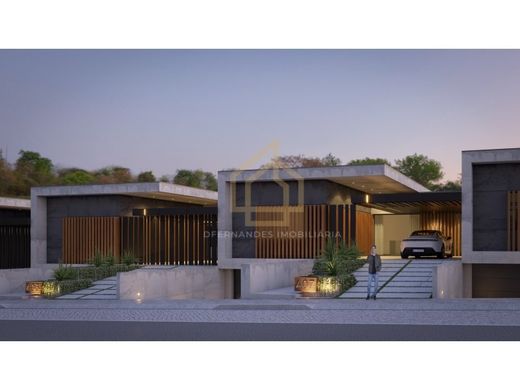 Maison de luxe à vendre à Braga, 550 000 €, Photo 1