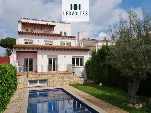 Luxury House for sale in Palafrugell, 595 000 €, Photo 1