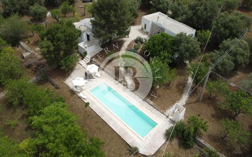 Luxury House for sale in Ostuni, 599 000 €, Photo 1