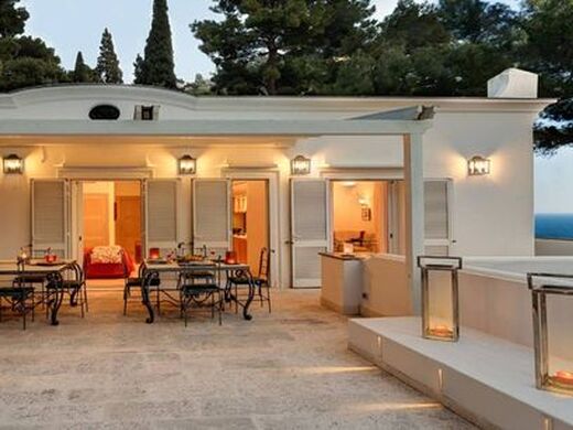 Maison de luxe à vendre à Capri, 2 700 000 €, Photo 1