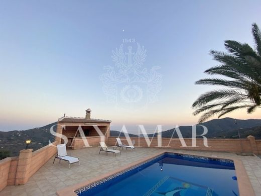 Luxury House for sale in Sayalonga, 585 000 €, Photo 1