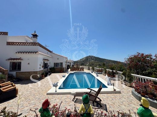 Luxury House for sale in Sayalonga, 540 000 €, Photo 1