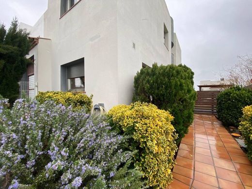 Luxury House for sale in Empuriabrava, 445 500 €, Photo 2