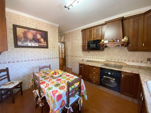 Luxury House for sale in Sayalonga, 575 000 €, Photo 3