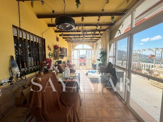 Luxury House for sale in Sayalonga, 540 000 €, Photo 4