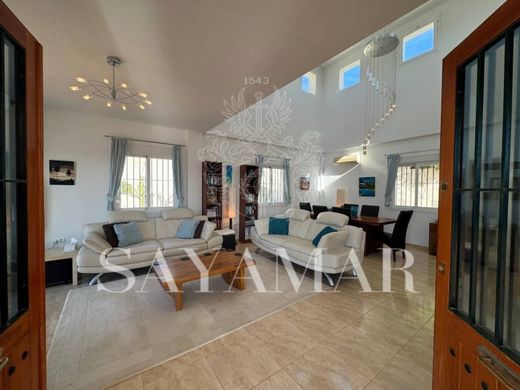 Luxury House for sale in Sayalonga, 595 000 €, Photo 5
