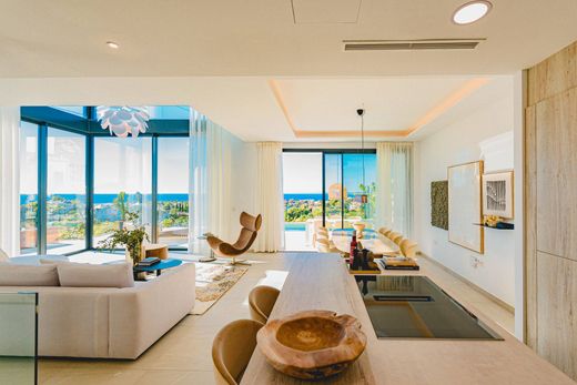 Luxury House for sale in Marbella, 1 950 000 €, Photo 2