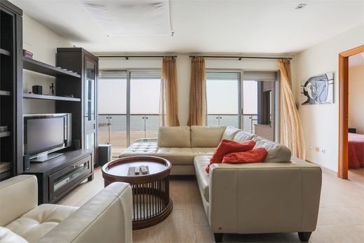 Luxury Apartment for sale in Torrevieja, 650 000 €, Photo 1