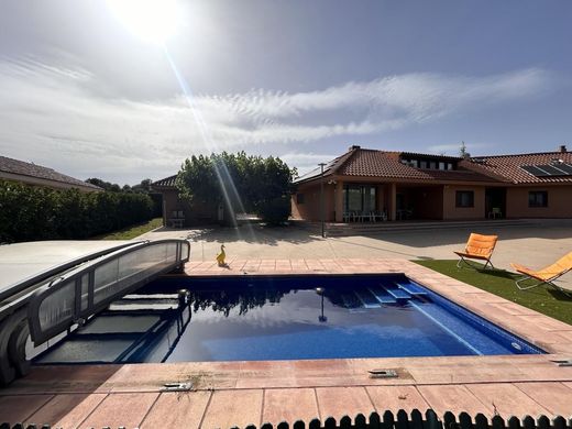 Maison de luxe à vendre à Almoster, 798 000 €, Photo 1