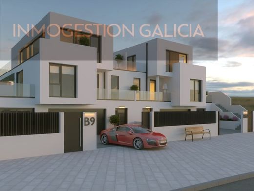 Luxury House for sale in A Coruña, 629 000 €, Photo 1