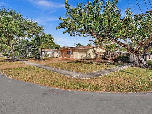 Luxury House for sale in Hollywood, 510 528 €, Photo 2