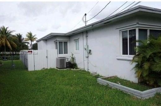 Luxury House for sale in Miami Shores, 574 642 €, Photo 4