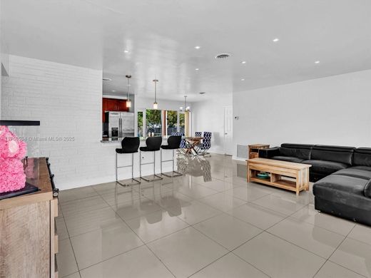 Luxury House for sale in Hollywood, 510 528 €, Photo 5