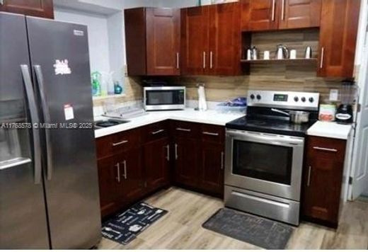 Luxury House for sale in Miami Shores, 574 642 €, Photo 5