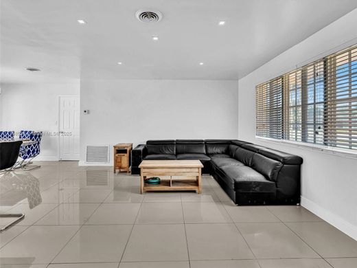 Luxury House for sale in Hollywood, 510 528 €, Photo 6