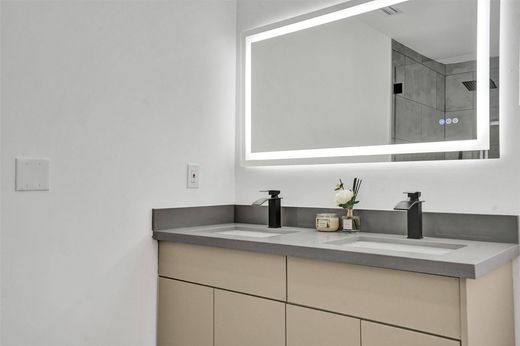 Luxury House for sale in Hollywood, 488 455 €, Photo 4