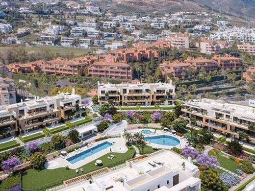 Luxury Apartment for sale in Estepona, 567 000 €, Photo 5
