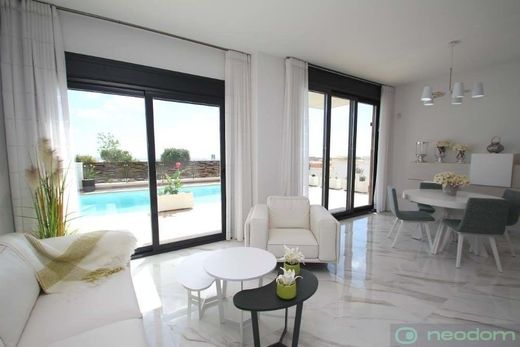 Luxury House for sale in San Miguel de Salinas, 630 000 €, Photo 2