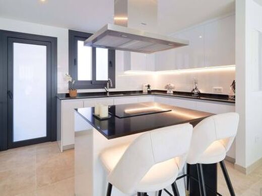 Luxury Apartment for sale in Estepona, 567 000 €, Photo 7