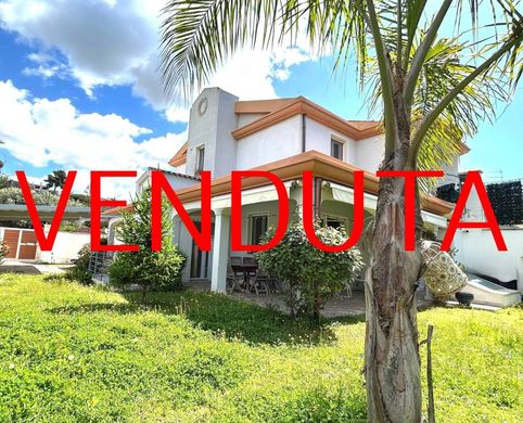 Luxury House for sale in Quartu Sant Elena, 620 000 €, Photo 1