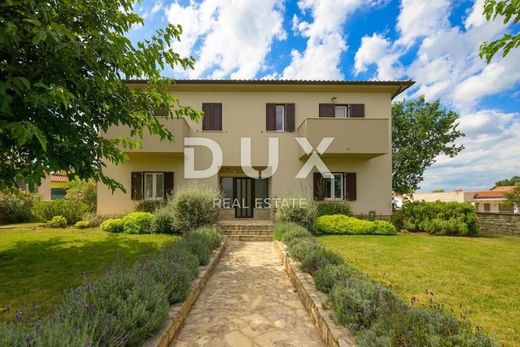 Luxury House for sale in Bale, 920 000 €, Photo 2