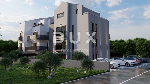 Luxury Apartment for sale in Rovinj, 815 000 €, Photo 1