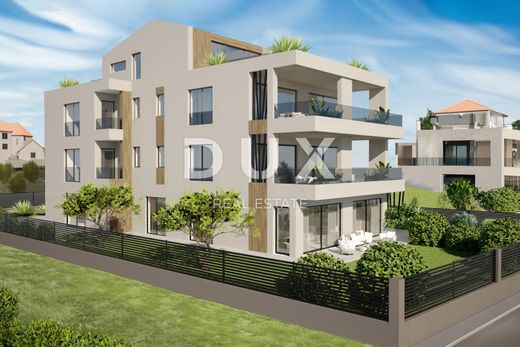 Luxury Apartment for sale in Rovinj, 870 000 €, Photo 1