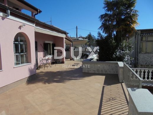Maison de luxe à vendre à Rijeka, 450 000 €, Photo 2