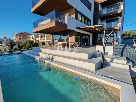 Luxury Apartment for sale in Zadar, 918 000 €, Photo 2