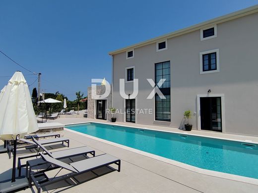 Maison de luxe à vendre à Porec, 1 560 000 €, Photo 7