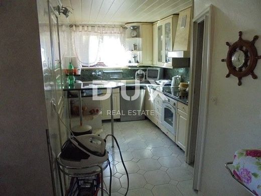 Maison de luxe à vendre à Rijeka, 450 000 €, Photo 7