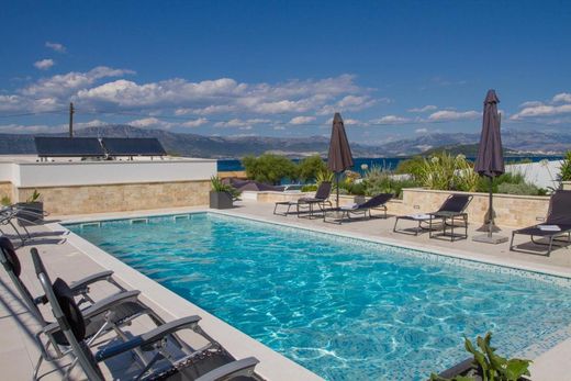 Luxury House for sale in Ciovo, 1 700 000 €, Photo 1
