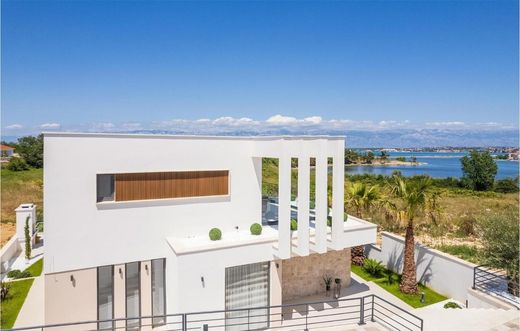 Maison de luxe à vendre à Zadar, 1 950 000 €, Photo 1