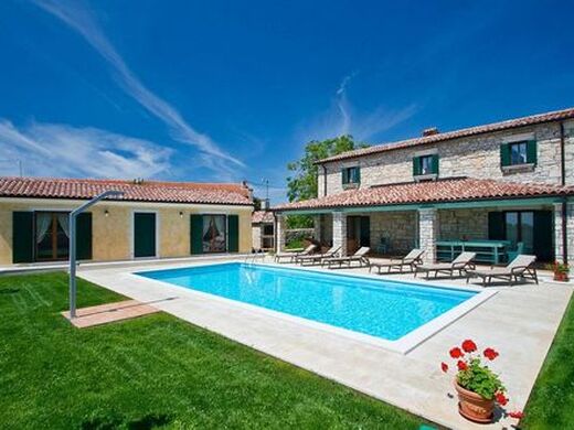 Maison de luxe à vendre à Tinjan, 599 000 €, Photo 2