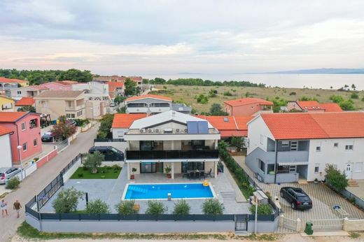 Maison de luxe à vendre à Kaštelina, 849 000 €, Photo 6