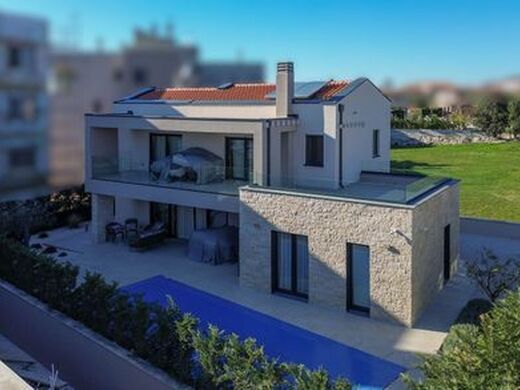 Maison de luxe à vendre à Porec, 0 €, Photo 3