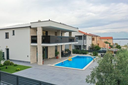 Maison de luxe à vendre à Kaštelina, 849 000 €, Photo 4